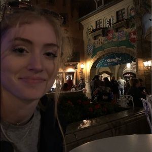 Meet your Posher, Alexandra